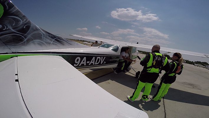 tandem skydiving cessna