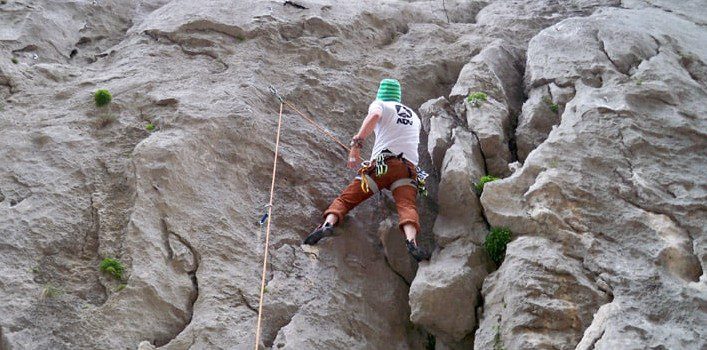 Climbing top rope