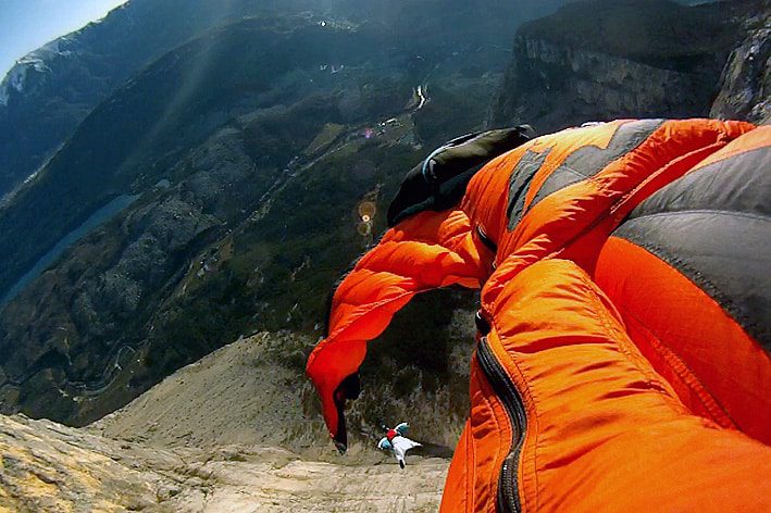 wingsuit base jump in Italy